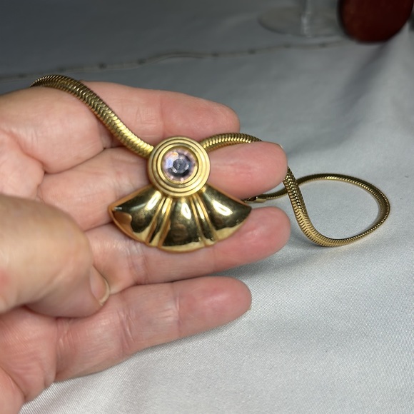 Vintage goldtone necklace with purple stone - Picture 7 of 7